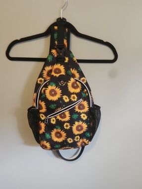 Sunflower Print Sling Backpack - Black & Yellow